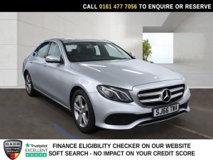 Used 2016 SILVER MERCEDES-BENZ E-CLASS Saloon 2.0 E220d SE Saloon 4dr Diesel G-Tronic+ Euro 6 (s/s) (194 ps) (reg. 2016-09-27) for sale in Stockport