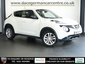 Used 2017 WHITE NISSAN JUKE SUV 1.2 DIG-T N-Connecta SUV 5dr Petrol Manual Euro 6 (s/s) (115 ps) (reg. 2017-09-01) for sale in Altrincham