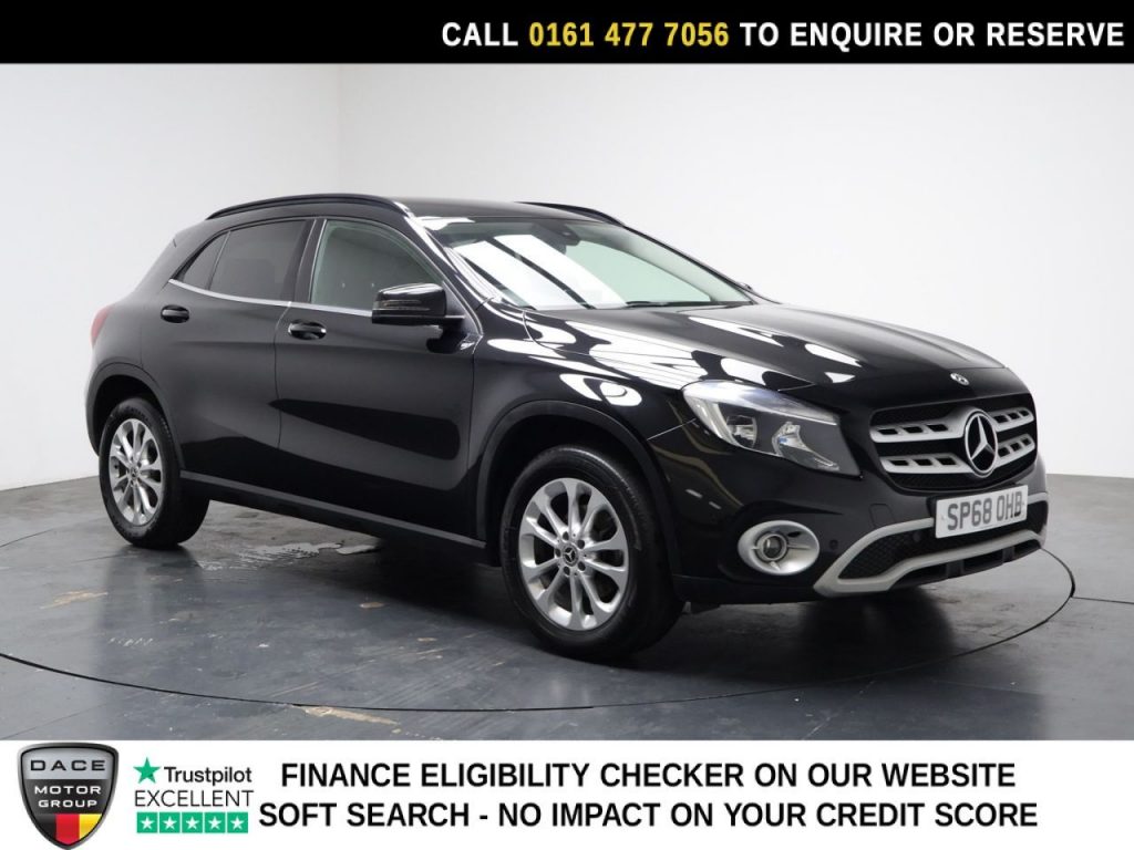 Used 2018 BLACK MERCEDES-BENZ GLA SUV 2.1 GLA200d SE (Executive) SUV 5dr Diesel 7G-DCT Euro 6 (s/s) (136 ps) (reg. 2018-09-03) for sale in Stockport