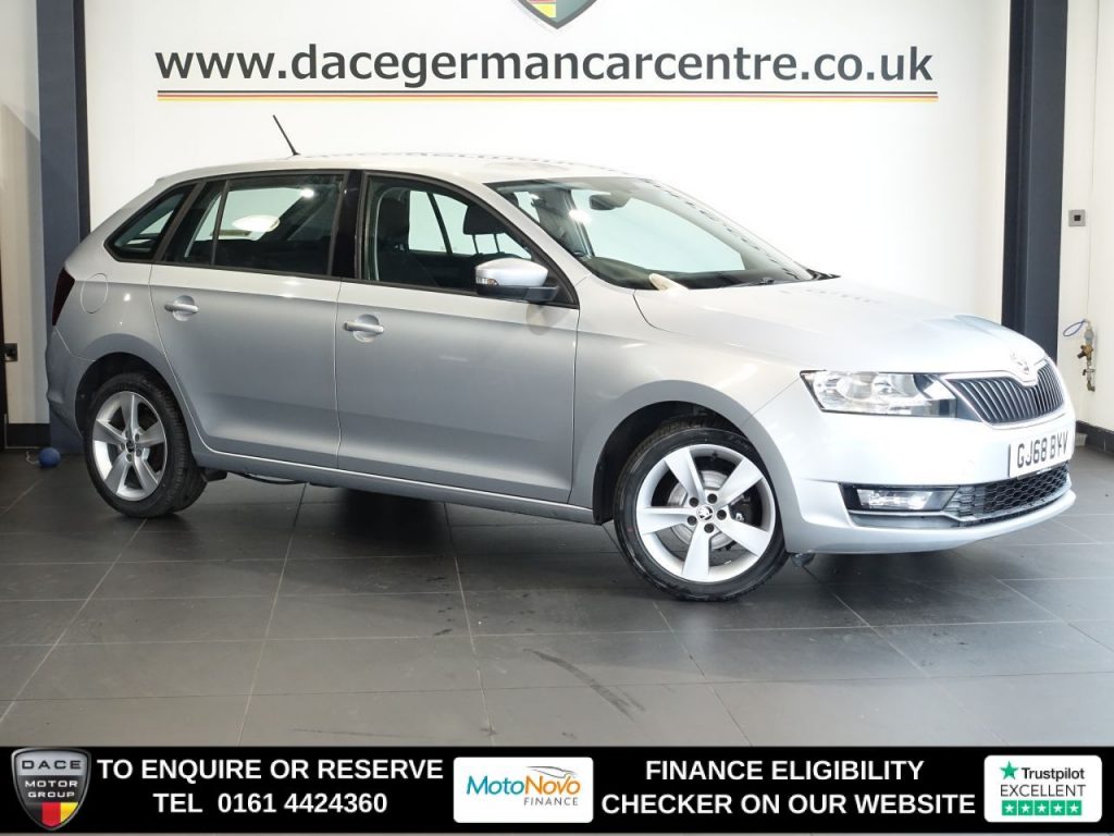 Used 2018 SILVER SKODA RAPID SPACEBACK Hatchback 1.0 TSI SE Tech Hatchback 5dr Petrol Manual Euro 6 (s/s) (95 ps) (reg. 2018-09-07) for sale in Altrincham