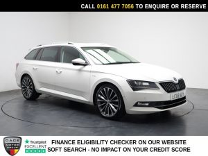 Used 2018 WHITE SKODA SUPERB Estate 2.0 TDI Laurin  and  Klement Estate 5dr Diesel DSG Euro 6 (s/s) (190 ps) (reg. 2018-12-31) for sale in Stockport