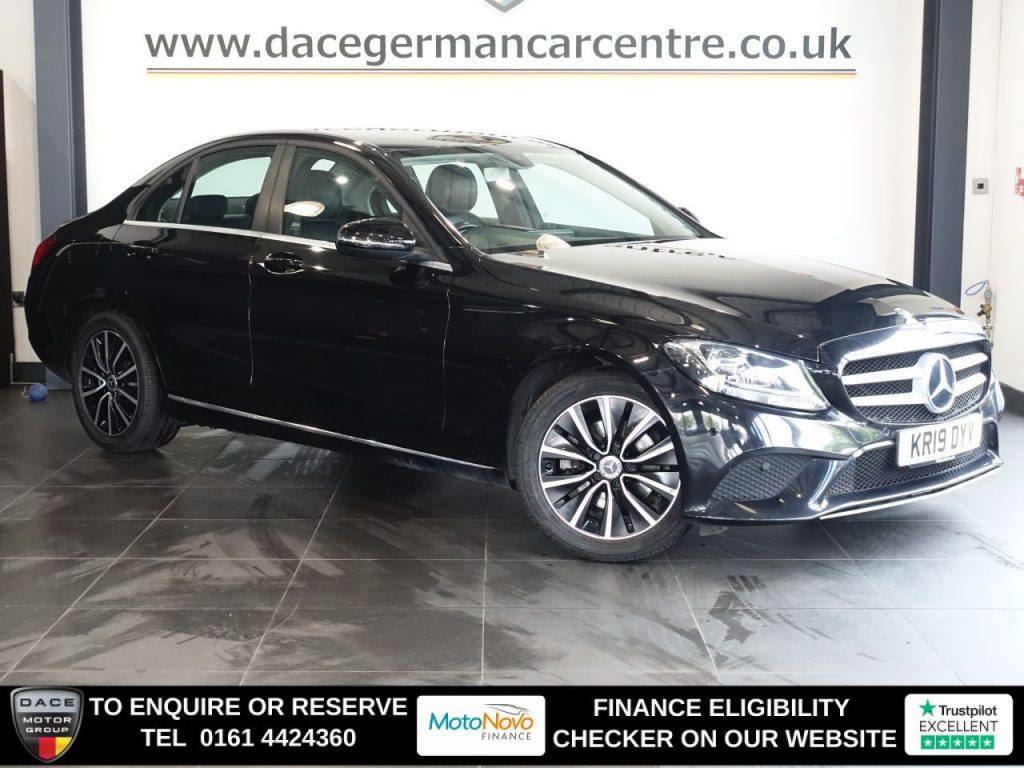 Used 2019 BLACK MERCEDES-BENZ C-CLASS Saloon 1.5 C200 MHEV EQ Boost SE Saloon 4dr Petrol G-Tronic+ Euro 6 (s/s) (198 ps) (reg. 2019-04-05) for sale in Altrincham