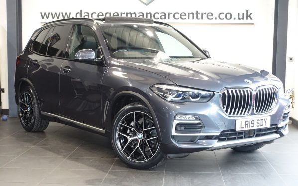 Used 2019 GREY BMW X5 SUV 3.0 40i xLine SUV 5dr Petrol Auto xDrive Euro 6 (s/s) (340 ps) (reg. 2019-05-08) for sale in Altrincham