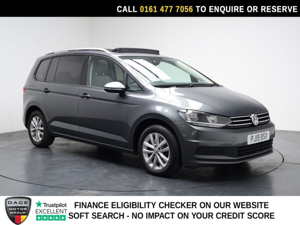 Used 2019 GREY VOLKSWAGEN TOURAN MPV 1.6 TDI SE Family MPV 5dr Diesel DSG Euro 6 (s/s) (115 ps) (reg. 2019-03-26) for sale in Stockport