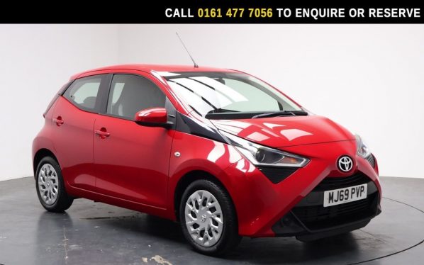 Used 2019 RED TOYOTA AYGO Hatchback 1.0 VVT-i x-play Hatchback 5dr Petrol Manual Euro 6 (71 ps) (reg. 2019-10-31) for sale in Stockport