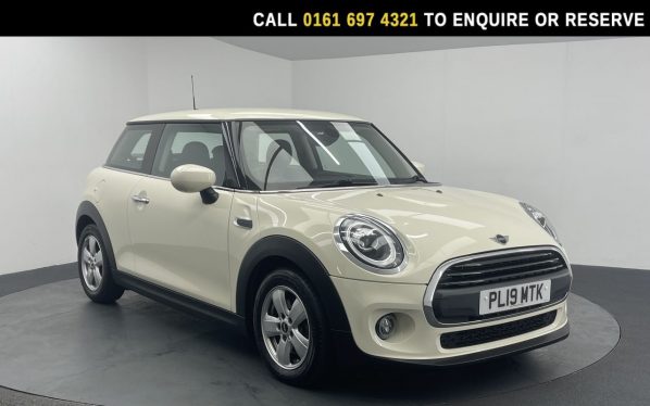 Used 2019 WHITE MINI HATCH Hatchback 1.5 One Classic Hatchback 3dr Petrol Steptronic Euro 6 (s/s) (102 ps) (reg. 2019-07-17) for sale in Manchester