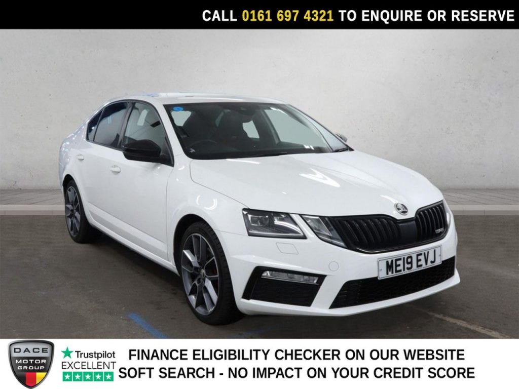 Used 2019 WHITE SKODA OCTAVIA Hatchback 2.0 TDI vRS Hatchback 5dr Diesel DSG 7Spd Euro 6 (s/s) (184 ps) (reg. 2019-06-30) for sale in Manchester