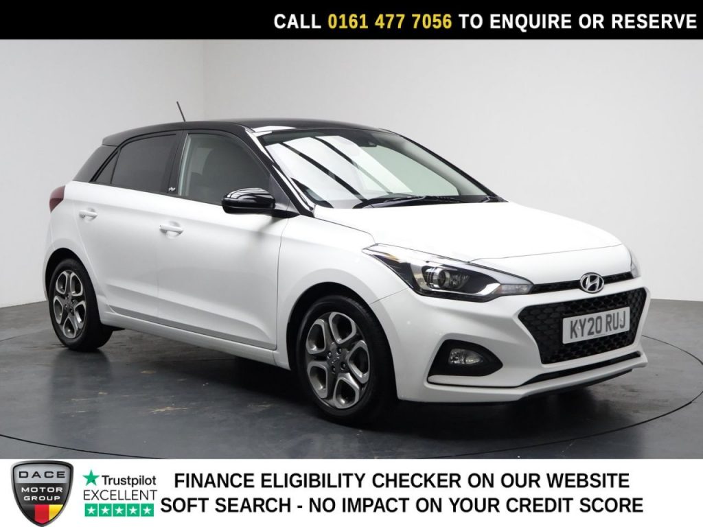 Used 2020 WHITE HYUNDAI I20 Hatchback 1.2 Play Hatchback 5dr Petrol Manual Euro 6 (s/s) (84 ps) (reg. 2020-07-27) for sale in Stockport