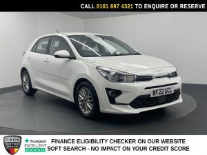 Used 2022 WHITE KIA RIO Hatchback 1.2 2 Hatchback 5dr Petrol Manual Euro 6 (s/s) (83 bhp) (reg. 2022-06-30) for sale in Manchester