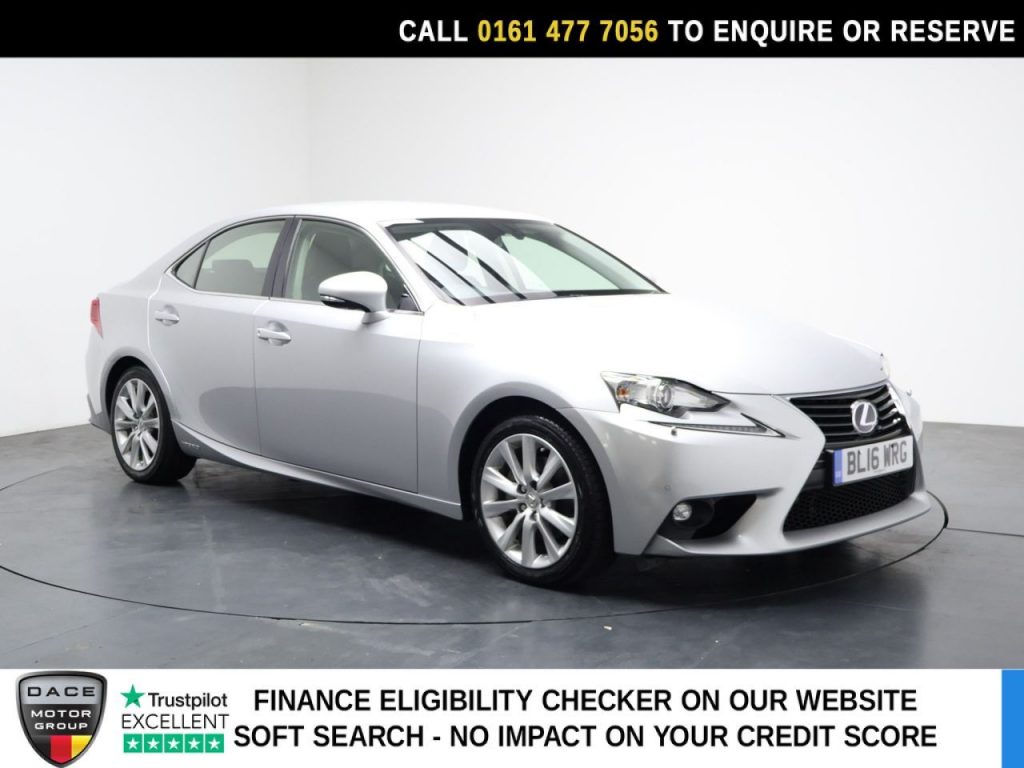 Used 2016 SILVER LEXUS IS Saloon 2.5 300h Advance Saloon 4dr Petrol Hybrid E-CVT Euro 6 (s/s) (223 ps) (reg. 2016-05-31) for sale in Stockport