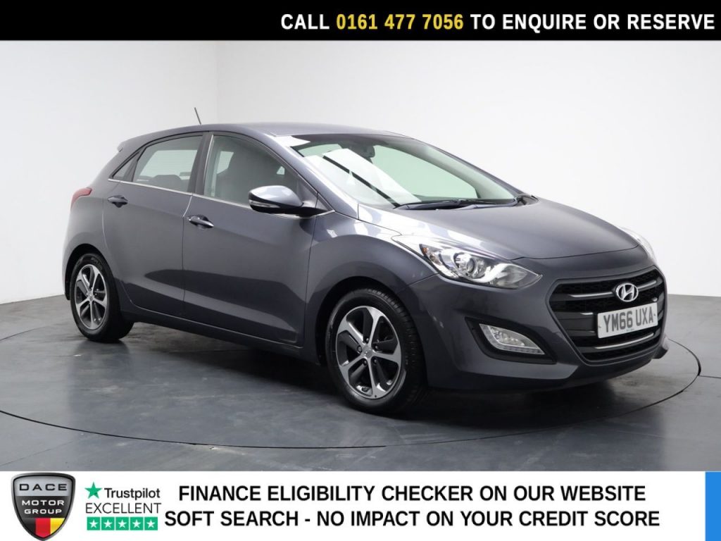 Used 2017 GREY HYUNDAI I30 Hatchback 1.6 CRDi Blue Drive SE Nav Hatchback 5dr Diesel DCT Euro 6 (s/s) (110 ps) (reg. 2017-01-31) for sale in Stockport