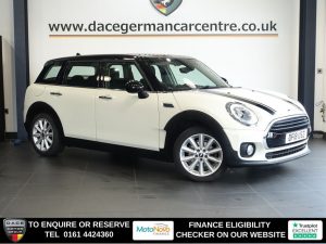 Used 2018 WHITE MINI CLUBMAN Estate 1.5 Cooper Estate 6dr Petrol Manual Euro 6 (s/s) (136 ps) (reg. 2018-06-25) for sale in Altrincham