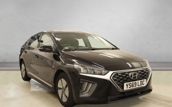 Used 2019 BLACK HYUNDAI IONIQ Hatchback 1.6 h-GDi GPF Premium Hatchback 5dr Petrol Hybrid DCT Euro 6 (s/s) (141 ps) (reg. 2019-11-29) for sale in Altrincham