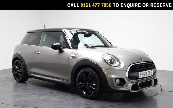 Used 2019 SILVER MINI HATCH Hatchback 1.5 Cooper Sport Hatchback 3dr Petrol Manual Euro 6 (s/s) (136 ps) (reg. 2019-01-18) for sale in Stockport