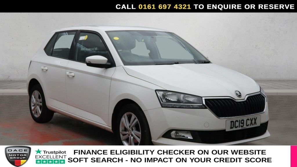 Used 2019 WHITE SKODA FABIA Hatchback 1.0 SE Hatchback 5dr Petrol Manual Euro 6 (s/s) (75 ps) (reg. 2019-05-30) for sale in Manchester