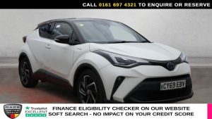 Used 2019 WHITE TOYOTA C-HR SUV 2.0 VVT-h Dynamic SUV 5dr Petrol Hybrid CVT Euro 6 (s/s) (184 ps) (reg. 2019-11-27) for sale in Manchester