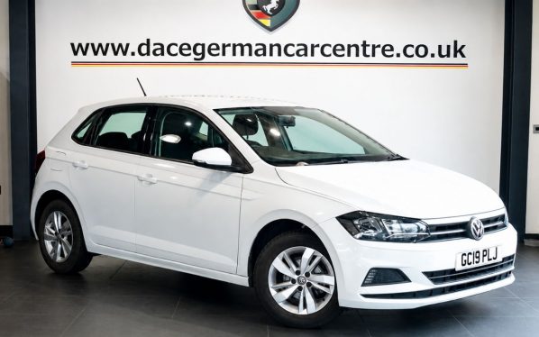 Used 2019 WHITE VOLKSWAGEN POLO Hatchback 1.0 EVO SE Hatchback 5dr Petrol Manual Euro 6 (s/s) (80 ps) (reg. 2019-07-01) for sale in Altrincham