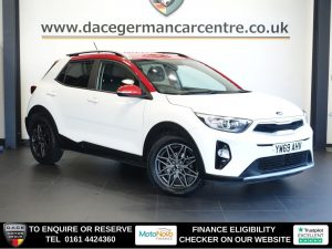 Used 2020 WHITE KIA STONIC SUV 1.0 T-GDi Maxx SUV 5dr Petrol Manual Euro 6 (s/s) (118 bhp) (reg. 2020-01-31) for sale in Altrincham