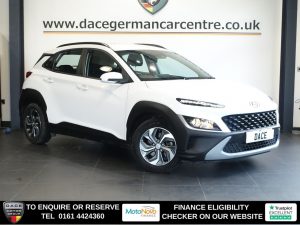 Used 2021 WHITE HYUNDAI KONA SUV 1.6 h-GDi SE Connect SUV 5dr Petrol Hybrid DCT Euro 6 (s/s) (141 ps) (reg. 2021-02-26) for sale in Altrincham
