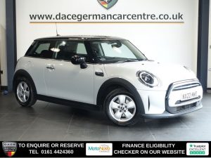Used 2022 SILVER MINI HATCH Hatchback 1.5 Cooper Classic Hatchback 3dr Petrol Manual Euro 6 (s/s) (136 ps) (reg. 2022-03-11) for sale in Altrincham